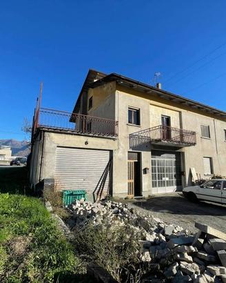 Casa indipendente di 236 m² con 4 locali e box aut
