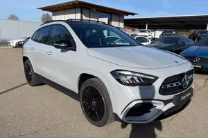 MERCEDES GLA 200D 150CV 4MATIC AMG + TETTO *2026