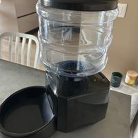 distributore cibo gatti