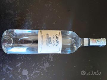 Bottiglia di grappa
