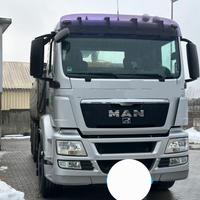 man ribaltabile con la gru