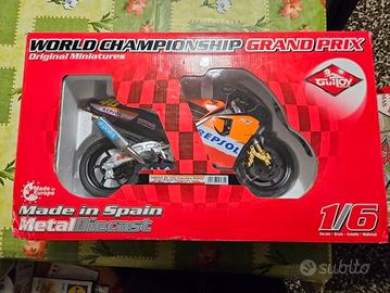 Guiloy Honda RC 211V Valentino Rossi 1:6