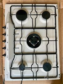 Cucina con fornelli a gas marca Franke