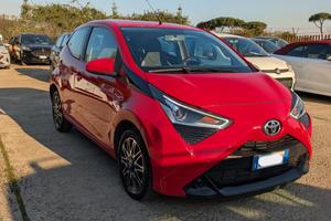 TOYOTA Aygo Connect 1.0 VVT-i 72cv CAMERA POSTER