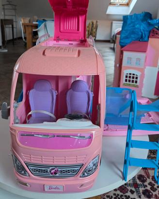 Camper Barbie con piscina