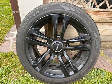 Treno di quattro gomme invernali piu cerchi