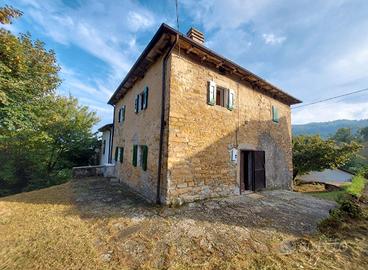 Casa in sasso con vista panoramica