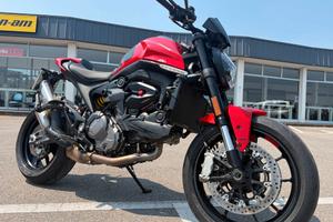 Ducati Monster 937 accessoriata