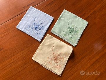 Set 3 fazzoletti in tessuto. Cm 29 x 29.