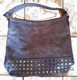 Borsa a Sacchetto Marrone con Borchie