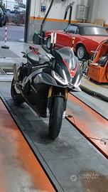 aprilia rsv4 1100