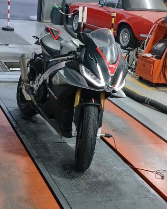 aprilia rsv4 1100