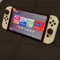 Nintendo Switch Oled + Giochi e Accessori