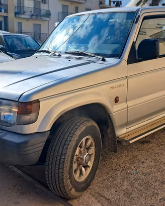 Mitsubishi pajero 2.5 Cc , 4x4, diesel, autocarro