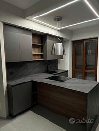 Cucina Veneta/Forma Cucine con tavolo e 4 sedie