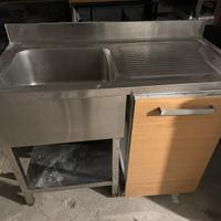 Lavello con vano lavastoviglie