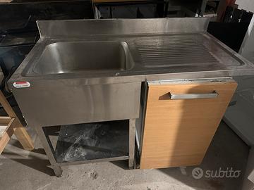 Lavello con vano lavastoviglie