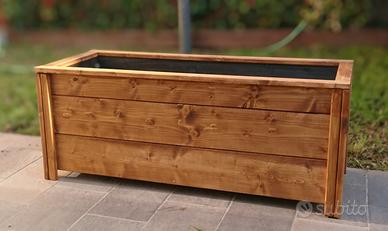 Fioriere per esterno , su misura 