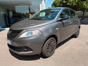Lancia Ypsilon 1.0 FireFly 5 porte S&S Hybrid Gold