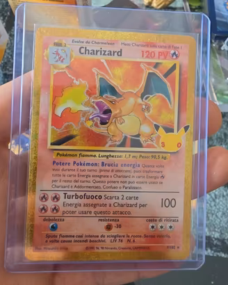 pokemon 30 anniversario charizard 