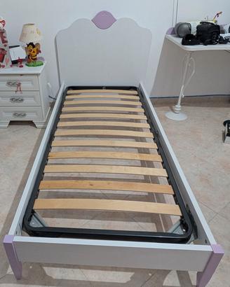 lettino con materasso
