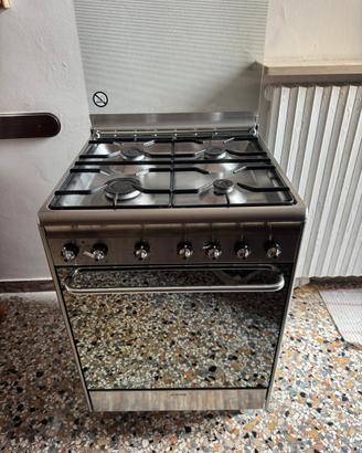 Cucina gas Smeg in acciaio