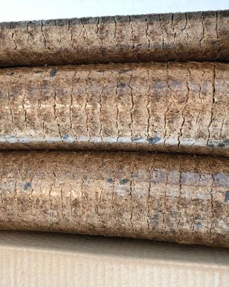 Tronchetti Bricchetti in legno per stufe e camini.