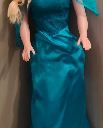 bambola gigante di Elsa (Frozen), alta quasi 1 m