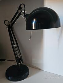 lampada da scrivania, ufficio 