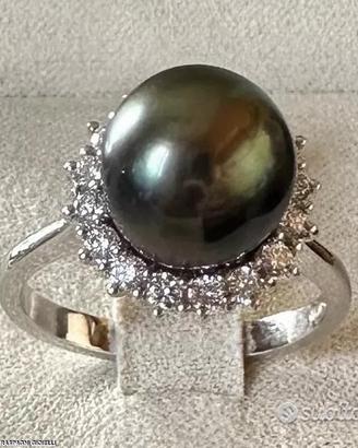 ANELLO ORO 18kt. CON DIAMANTI E PERLA TAHITI