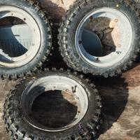  Gomme tassellate complete di cerchi x Ape/Vespa