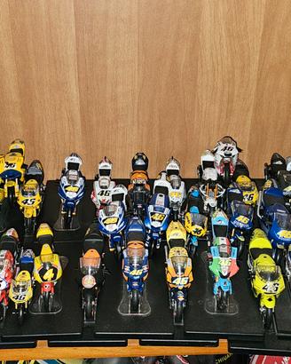 52 modellini 1:18 valentino rossi