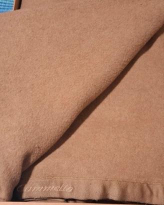 Coperta in pura lana vergine di cammellino 