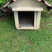 Cuccia per cane in legno