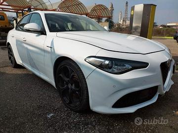 Alfa Romeo Giulia 2.2 Turbodiesel 210 CV AT8 AWD Q