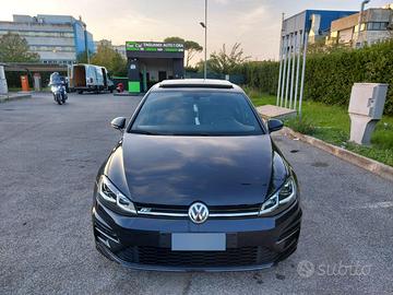 Volkswagen Golf 1.0 Tsi R-line