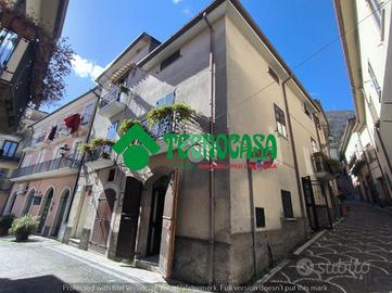 NEGOZIO A OSPEDALETTO D'ALPINOLO