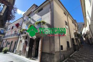 NEGOZIO A OSPEDALETTO D'ALPINOLO