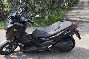 Yamaha xmax 300 tech max 