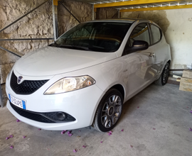 Ypsilon 1.2 69cv perfetta