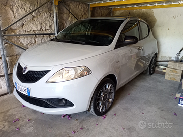 Ypsilon 1.2 69cv s&s GOLD perfetta