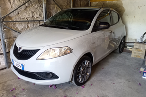 Ypsilon 1.2 69cv s&s GOLD perfetta