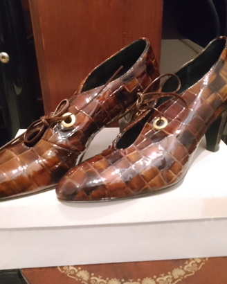 Scarpe di coccodrillo marroni