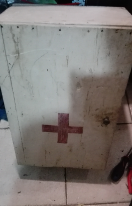 Cassetta pronto soccorso anni 60 vintage