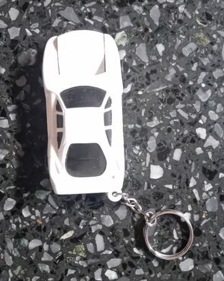 Portachiavi a forma di auto con torcia