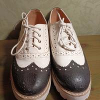 Scarpe brogue bianche e nere Queen Helena