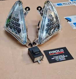 coppia frecce anteriori A LED Yamaha tmax 500 01>