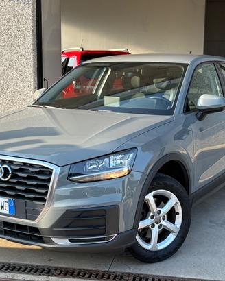 Audi Q2 30 TDI S tronic Identity Black