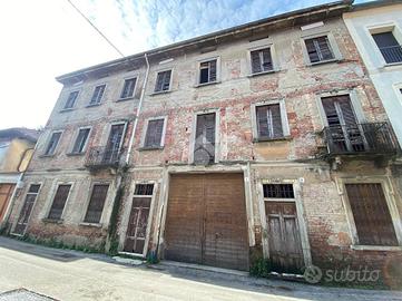 CASA DI CORTE A CESANO MADERNO