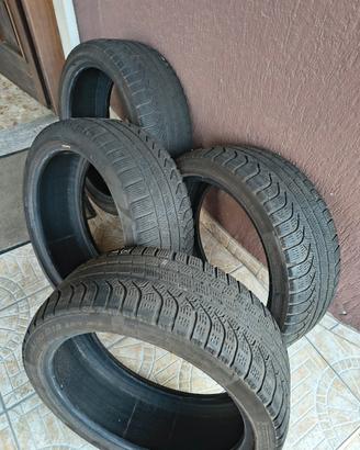 4 pneumatici invernali Pirelli P Zero 245 40 R19